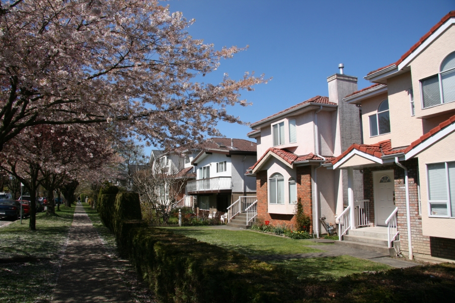 Les ventes résidentielles au Canada poursuivent leur tendance à la baisse en octobre